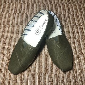 Women’s Tom’s Flats